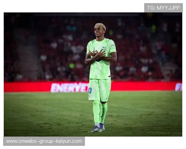 巴塞罗那右路突破，亚马尔制造杀机