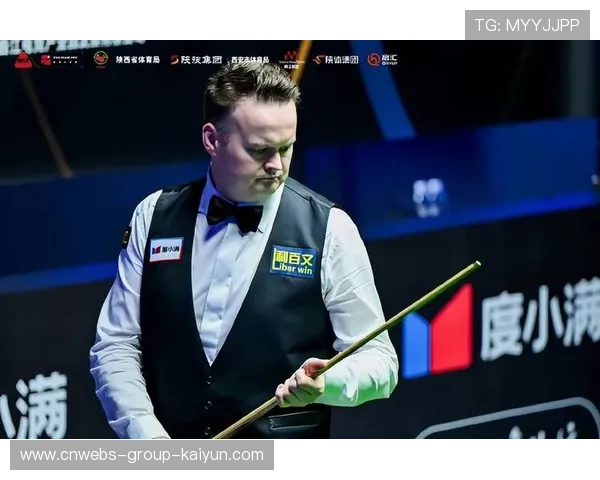 摔跤运动员完美反制技赢得比赛，决胜时刻让人热血沸腾